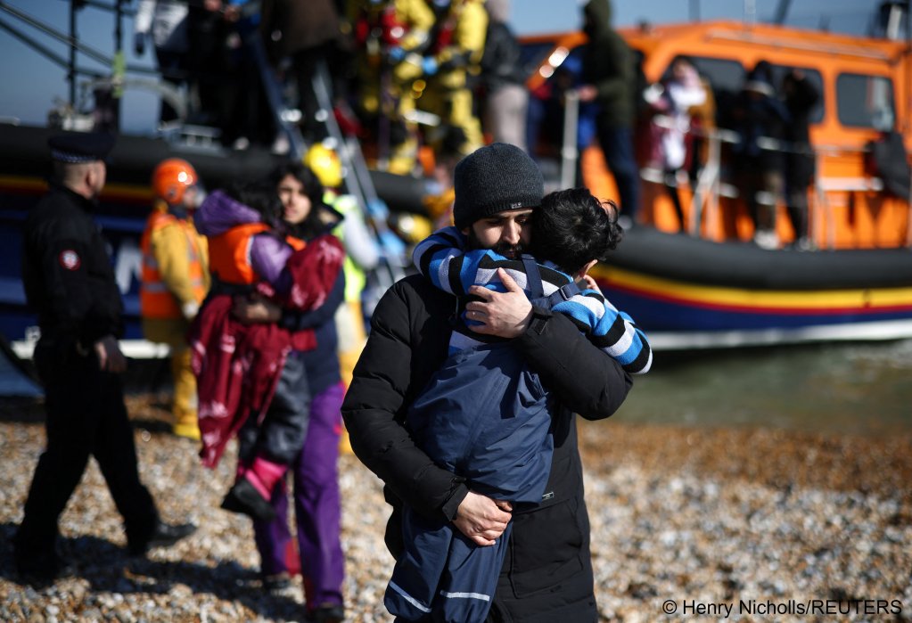 Many children and babies were among those who arrived in the UK on March 15, 2022 | Photo: Reuters/Henry Nicholls