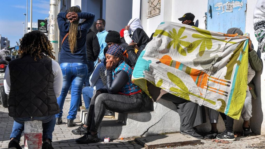 Migrants told DW that Tunisian security forces stole their phones and demolished their accommodations | Photo: Fethi Belaid/AFP