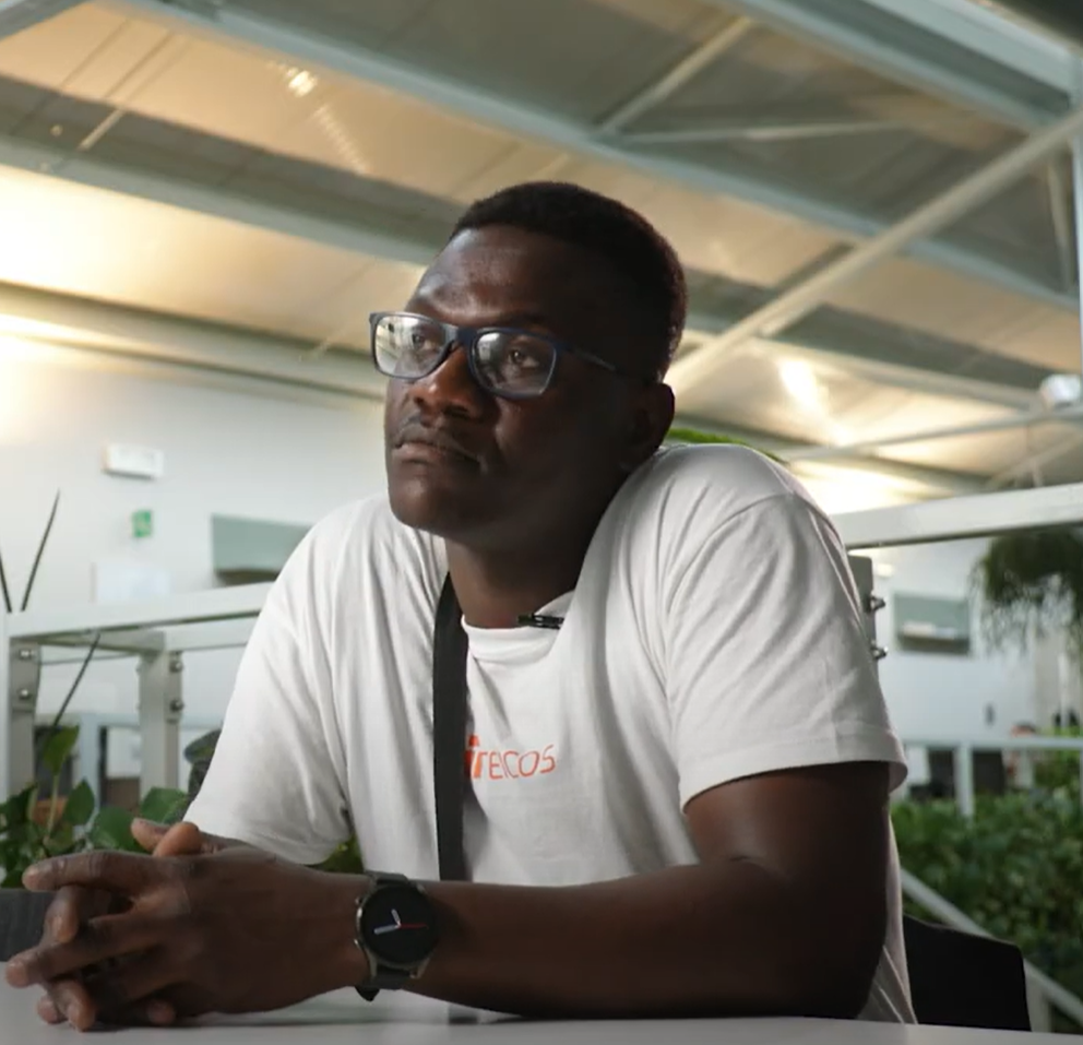 Henock Ndjoku is 40 and originally from Congo. He had been working for ten years in temporary construction jobs, before the Integra project helped him get a professional qualification | Photo: Screenshot promotional video Progetto Integra