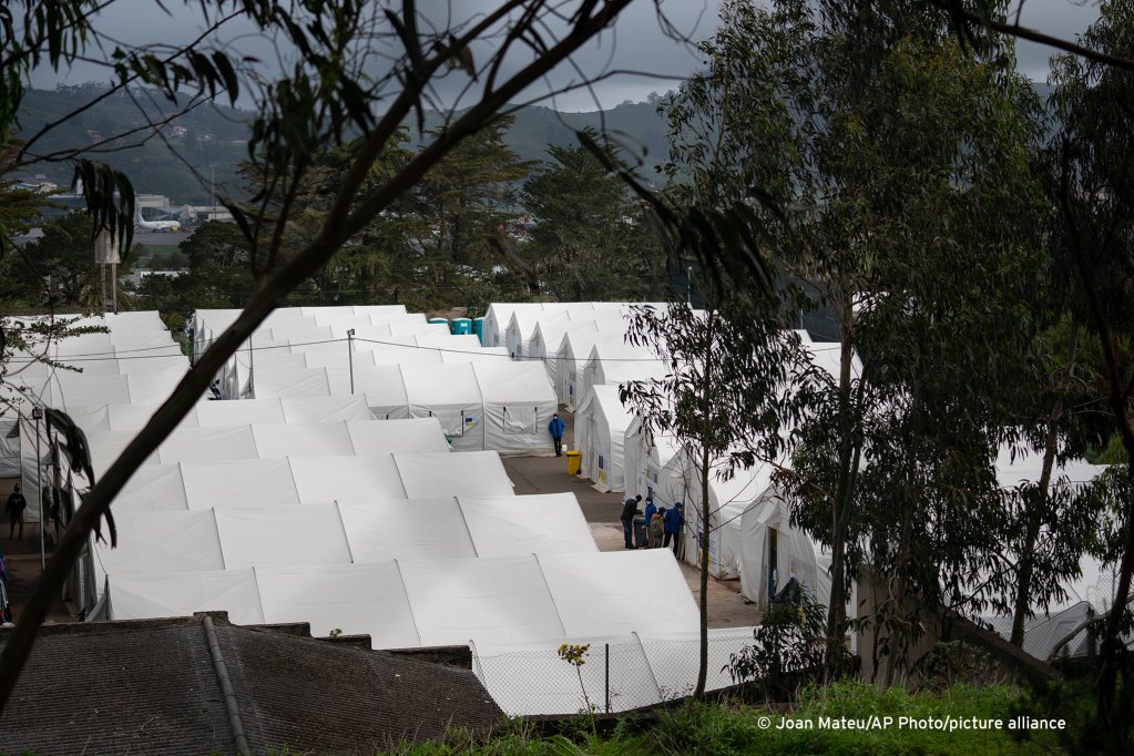 Las Raices camp in San Cristobal de la Laguna, Tenerife, Spain, March 18, 2021. Several thousand migrants arrived in the Spanish archipelago in the first months of 2021 | Photo: Joan Mateu/picture alliance