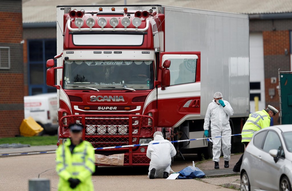 Police at the scene where bodies were discovered in a lorry container, in Grays, Essex, Britain October 23, 2019 | Photo: Peter Nicholls