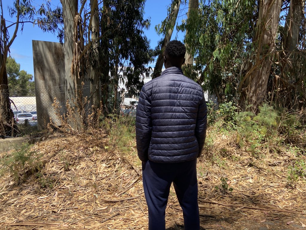 Oumar, 27 ans, est guinéen. Il a quitté le Maroc après y avoir vécu environ 3 ans. Il affirme y avoir été victime d'agressions racistes. Crédit : InfoMigrants