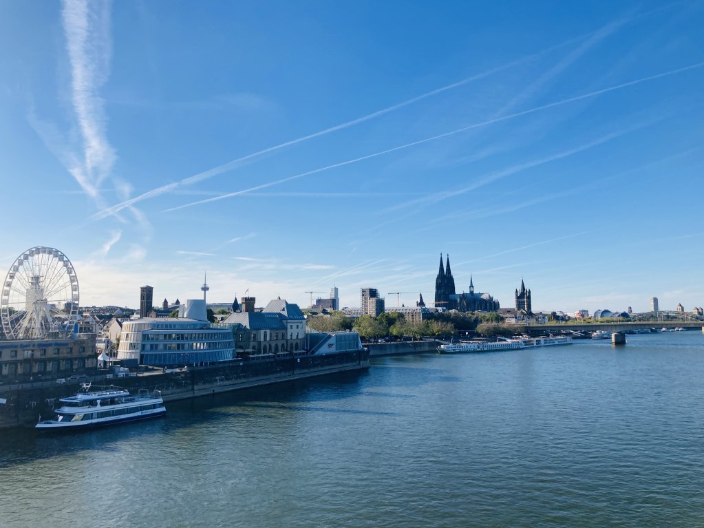 In Cologne, rents vary greatly on both sides of the Rhine | Photo: Marco Wolter