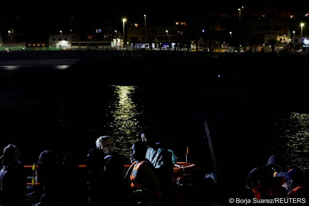 File photo used as illustration: The Canary Islands' regional government has been calling on the Spanish authorities and the EU for years to help with the unaccompanied minors arriving on their island archipelago | Photo: Borja Suarez / Reuters