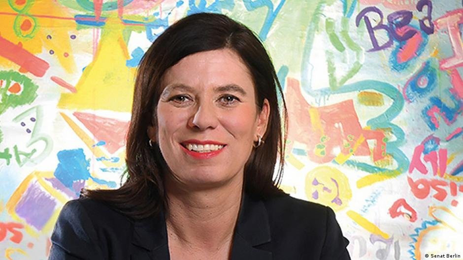 Sandra Scheeres, former Berlin education minister, appealed a court decision over allowing teachers to wear headscarves | Photo: Senat Berlin