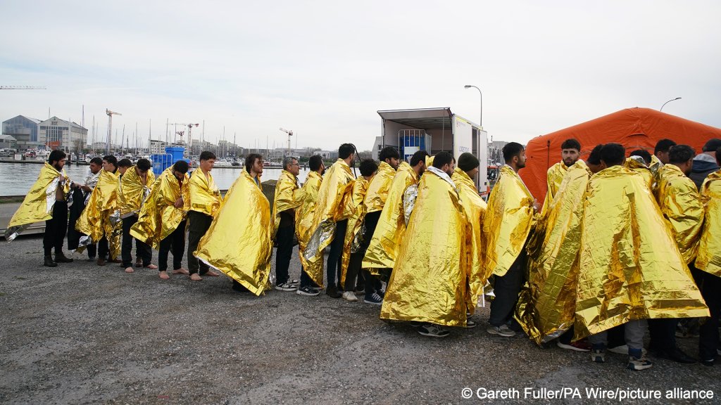 File photo: Starmer is under fire and losing poll ratings because of the continued arrivals of migrants from across the Channel | Photo: Gareth Fuller / PA Wire / picture alliance