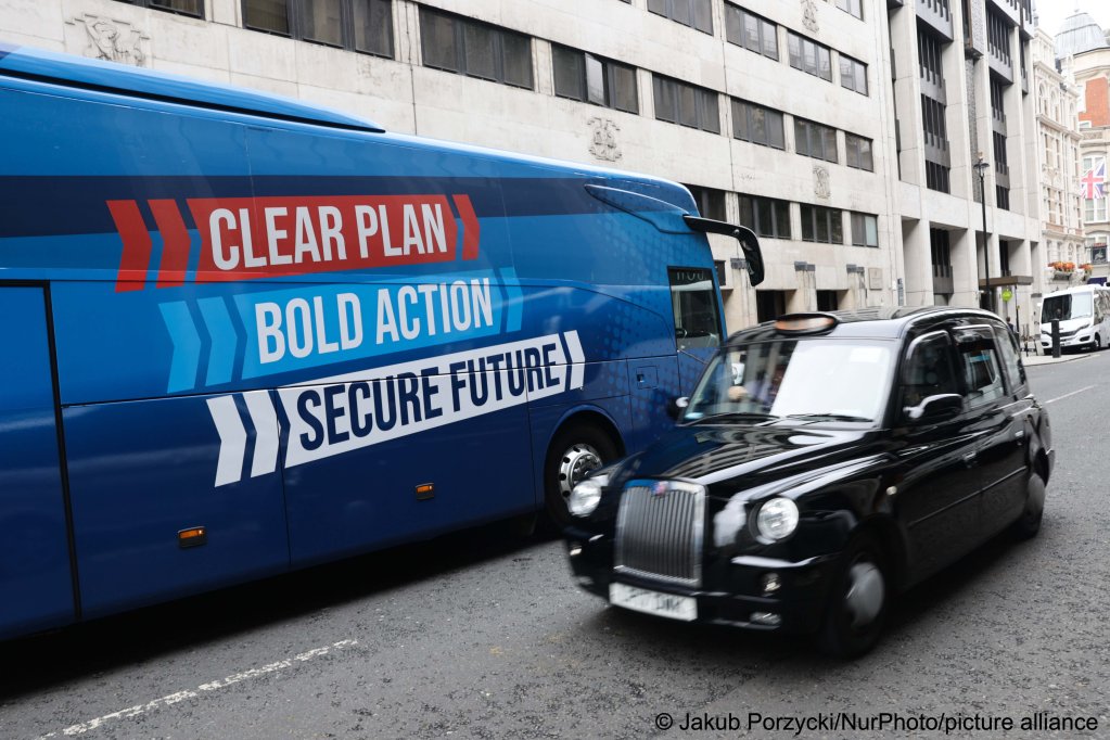 From file: The Conservative party migh have promised a 'clear plan, bold action and a secure future' but if they lose the election, as the polls are suggesting, then it is likely that the Rwanda policy will be repealed | Photo: Jakub Porzycki/NurPhoto/picture alliance