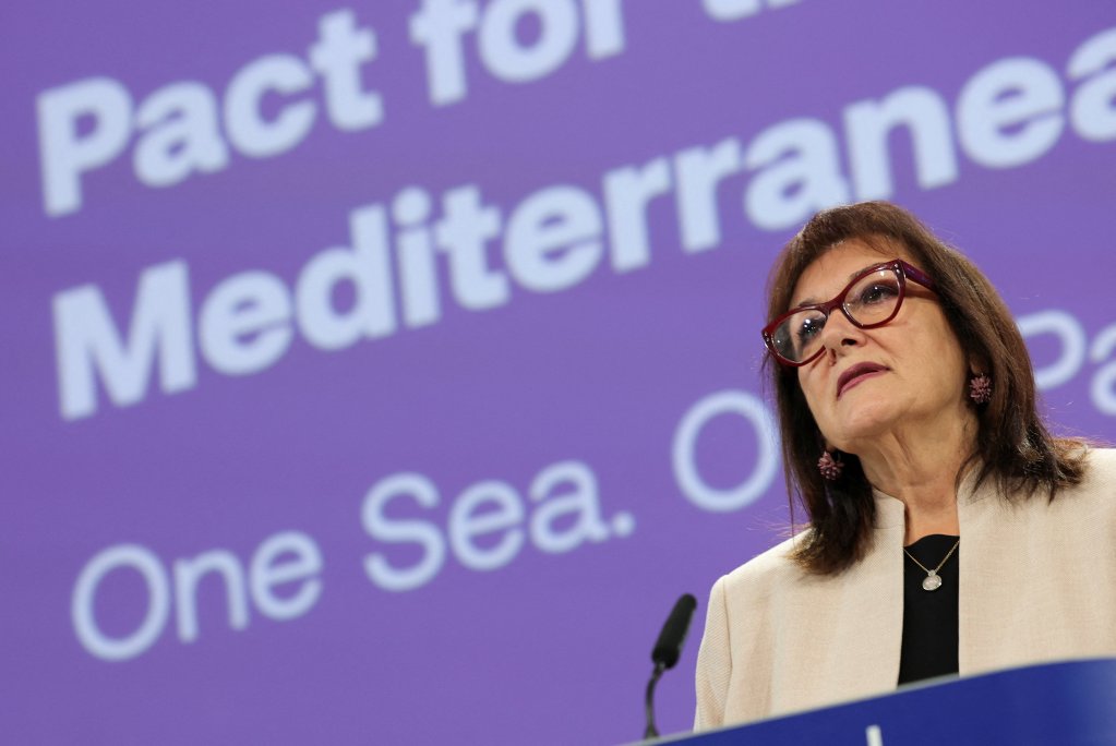 European Commissioner for Mediterranean Dubravka said the pact balances the need for legal immigration to EU countries with the reality of managing irregular migration | Photo: Yves Herman / REUTERS