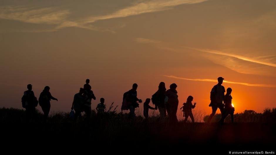 About a third of all forcibly displaced people around the world are refugees who have had to cross national borders | Photo: picture-alliance/dpa/D. Bandic