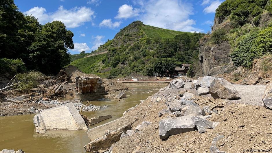 Ecological threats in resilient countries, such as the 2020 floods in Germany, do not lead to major instability | Photo: Arafatul Islam/DW