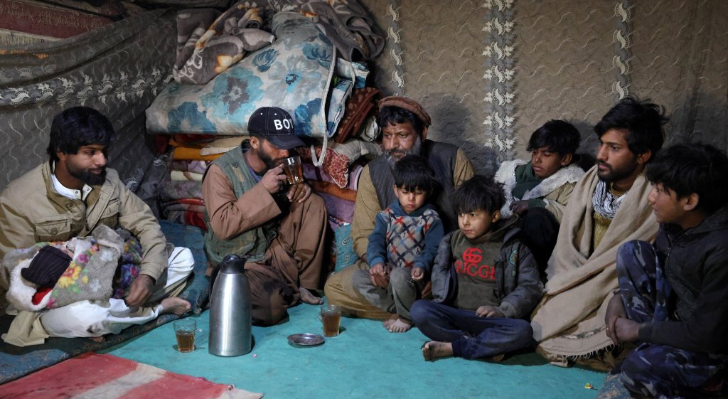 The cold winter temperatures and lack of food are creating an urgent humanitarian crisis in Afghanistan | Photo: Reuters