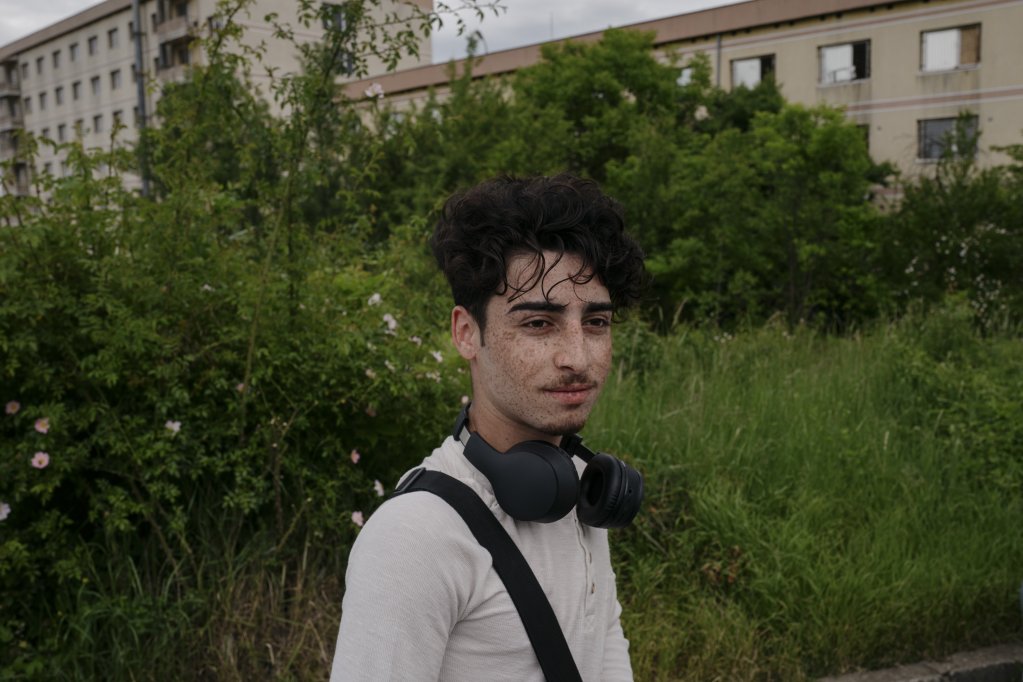 Mohamed in front of the Ovcha Kupel reception center on the outskirts of Sofia, Bulgaria | Photo: Valentina Camu/Divergence
