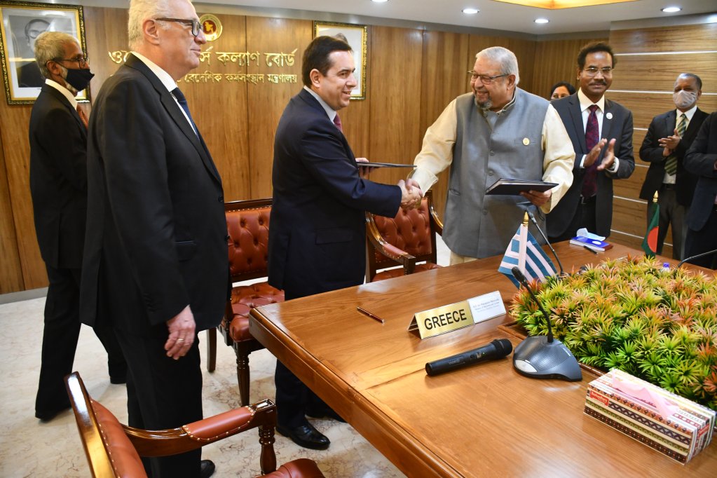 গ্রিসের পার্লামেন্টে অনুমোদনের পর চুক্তি বাস্তবায়নের কার্যক্রম শুরু হবে৷ ছবি: প্রবাসী কল্যাণ ও বৈদেশিক কর্মসংস্থান মন্ত্রণালয়, বাংলাদেশ৷