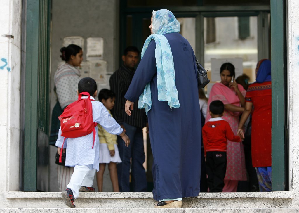 File photo: Italy introduces a ban on face coverings for students and a cap on foreign students | Photo: ANSA