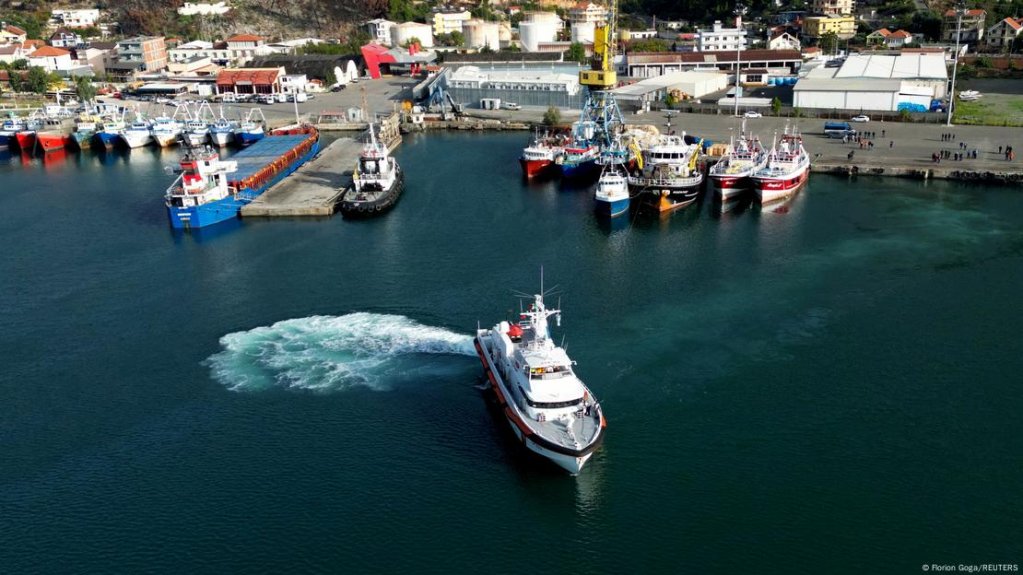 File photo: Italy's coast guard has so far had to bring every asylum-seeker it transported to Albania back to Italy | Photo: Florion Goga/Reuters
