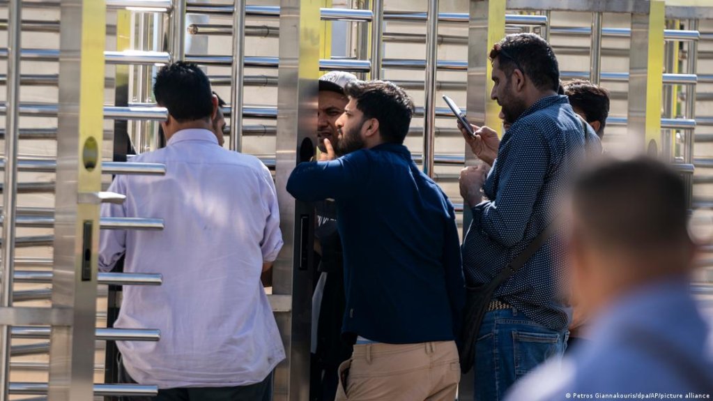Survivors have been accommodated in a camp near Athens | Photo: Petros Giannakouris/dpa/AP/picture alliance