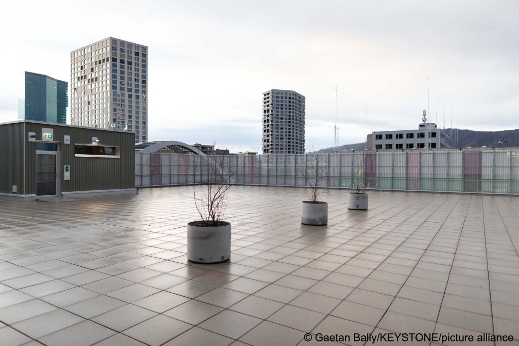 From file: The pilot project began in Zurich in November, 2023, here the roof of the CFA in Zurich | Photo: Gaetan Bally/KEYSTONE/picture alliance