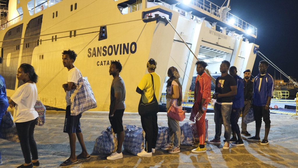 File photo: A group of 30 migrants on the Open arms that reached Porto Empedocle (Agrigento), from Lampedusa, on the Sansovino ship, August 23, 2019 | Photo: Pasquale Claudio Montana Lampo / ANSA