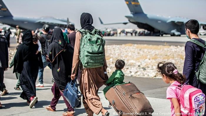 Thousands of people came to Kabul airport in hopes of getting on an evacuation flight | Photo: picture-alliance