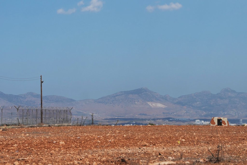 Northern Cyprus is administered by Turkey. The "green line", the border between the Turkish and Greek sides, is marked by a fence in some places | Photo: InfoMigrants / Dana Alboz