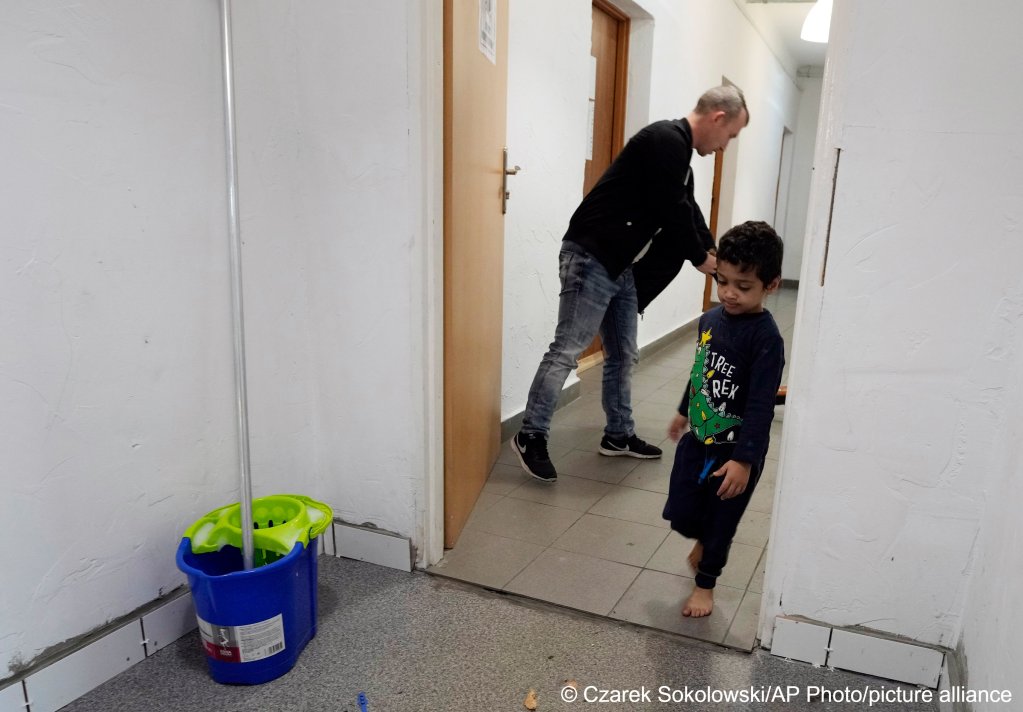 نزلاء سوريون في مركز للاجئين في بياليستوك ، بولندا