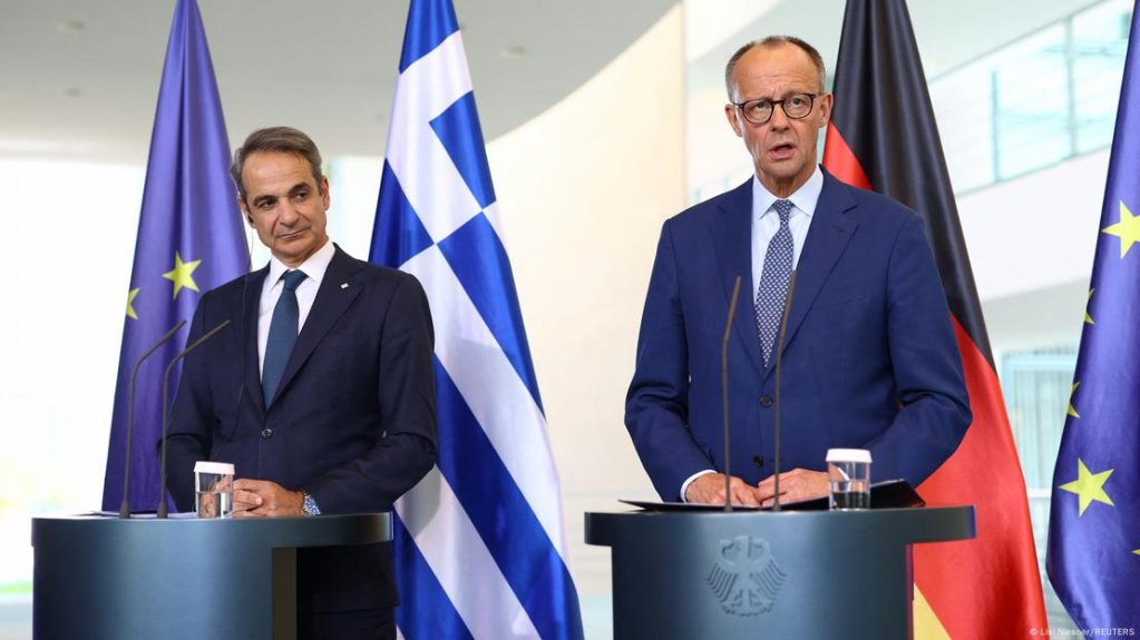 Greek Prime Minister Kyriakos Mitsotakis (left) and German Chancellor Friedrich Merz (right) both want to stop irregular immigration | Photo:  Lisi Niesner/Reuters