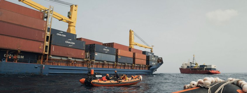 The Karina and the Sea-Eye 4 met up on Tuesday to transfer the migrants on board | Photo: Joe Rabe / Sea Eye @seaeyeorg (Twitter feed)