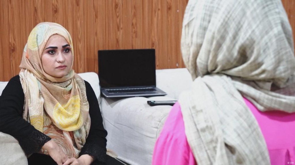 Khadija Salehi, a former state prosecutor, is waiting in Pakistan for her travel to Germany | Photo: DW