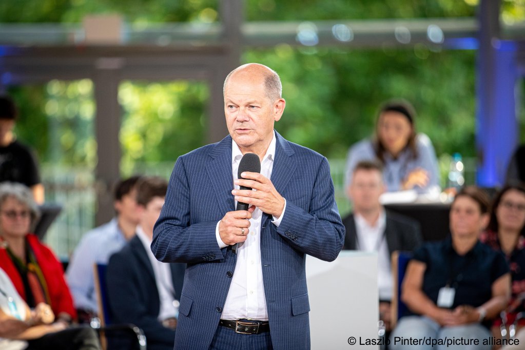 German Chancellor Olaf Scholz is in favor of sending back 'serious criminals' even to countries like Afghanistan and Syria | Photo: Laszlo Pinter / dpa / picture alliance