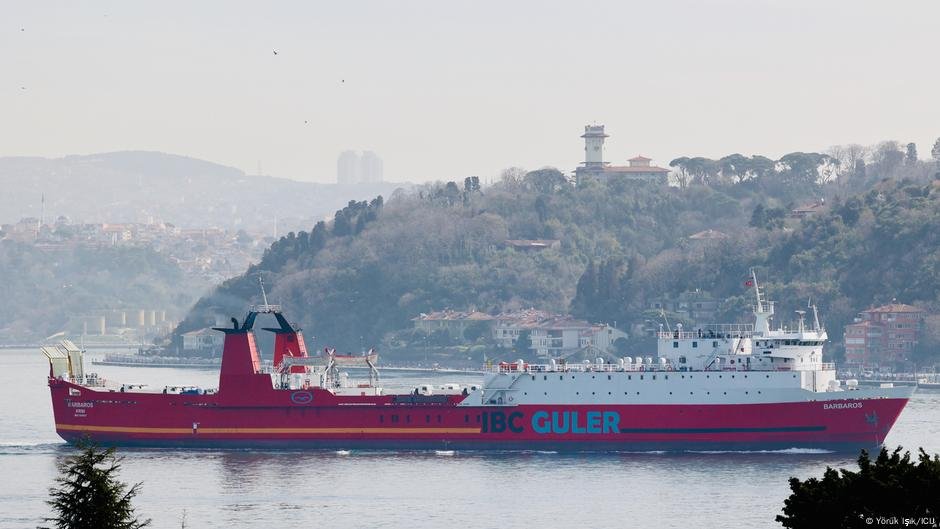 Russian ships are said to frequently transport weapons to Libya | Photo: Yörük Işık/ICIJ