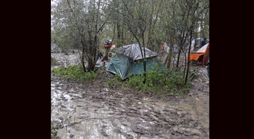 In the north, informal camps in the forest and on waste ground have been swamped by mud and rain due to storms which hit the French coasts | Photo: Utopia 56
