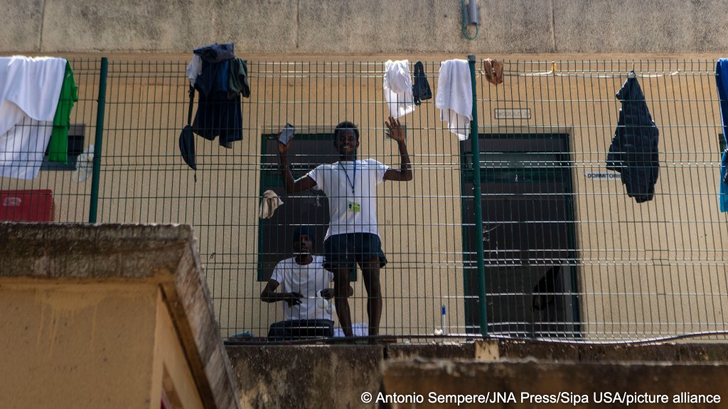 Growing numbers of migrants are reaching the Spanish enclave of Ceuta by swimming around the Tarajal breakwater or climbing the border fence from Morocco. This is placing increasing pressure on reception facilities | Photo: Antonio Sempere/JNA via ZUMA Press Wire