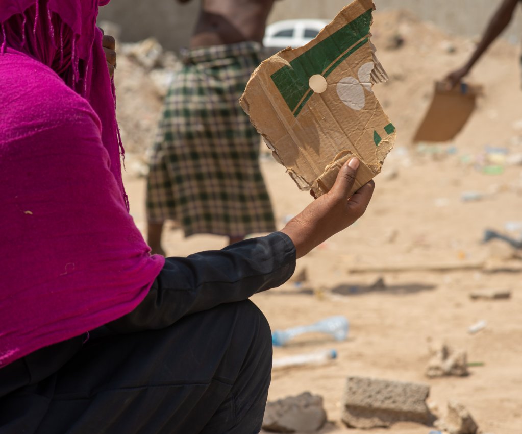 Among the countries from which Ethiopian nationals have been returning, Lebanon and Yemen take first and second place, respectively. This Ethiopian woman, seen stranded in Aden city, doesn't know what fate awaits her upon her return | Photo: IOM 2020/Rami Ibrahim