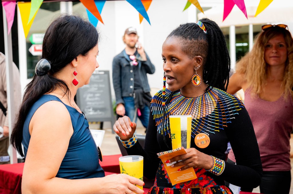 File photo: Irina Karamarković (left, chairwoman) & Peninah Lesorogol (right, colleague at the migrant association BASE Graz) at the Celebration of migrant associations in the city of Graz, September 9, 2023 | Photo: Alfred Wachter