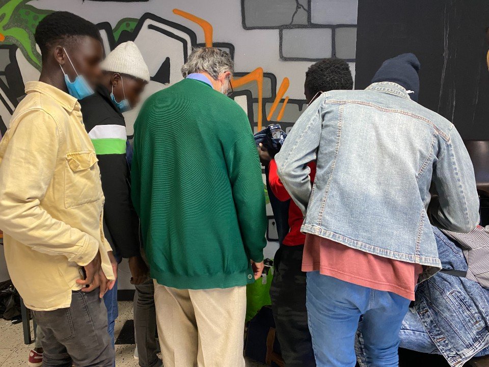 Bayonne : Les Distributions De Diakité, Un Moment D’humanité Sur La ...