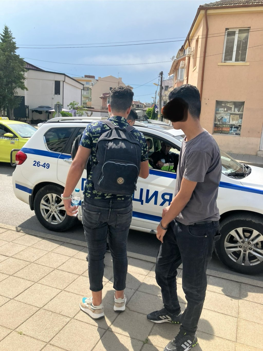 "La police a pris nos téléphones, nos affaires, notre argent" les