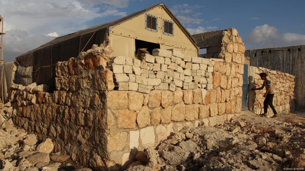 Syrians have resorted to makeshift renovations in Maarat Dibsah, in Idlib province | Photo: Sonia Al-Ali/DW