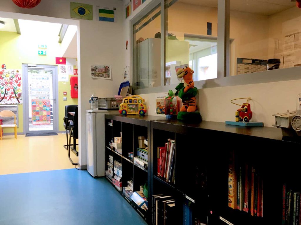 A play area for children and families is available in Charles de Gaulle Airport’s “waiting zone”, or ZAPI | Photo: InfoMigrants