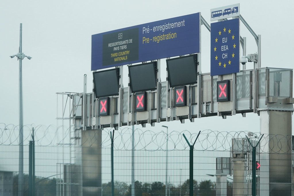 The area surrounding the Channel Tunnel is highly militarized | Photo: Dana Alboz/InfoMigrants