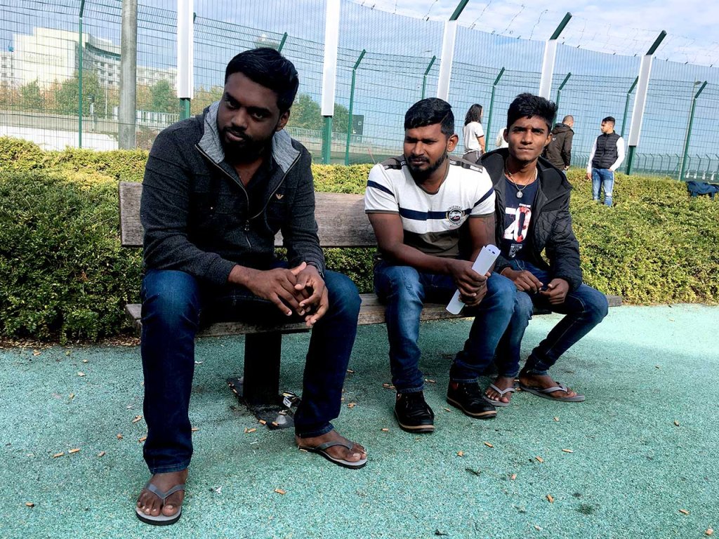 Three young Sri Lankans apply for asylum at the border. The 2022 economic crash in Sri Lanka triggered a mass exodus out of the country | Crédit: InfoMigrants