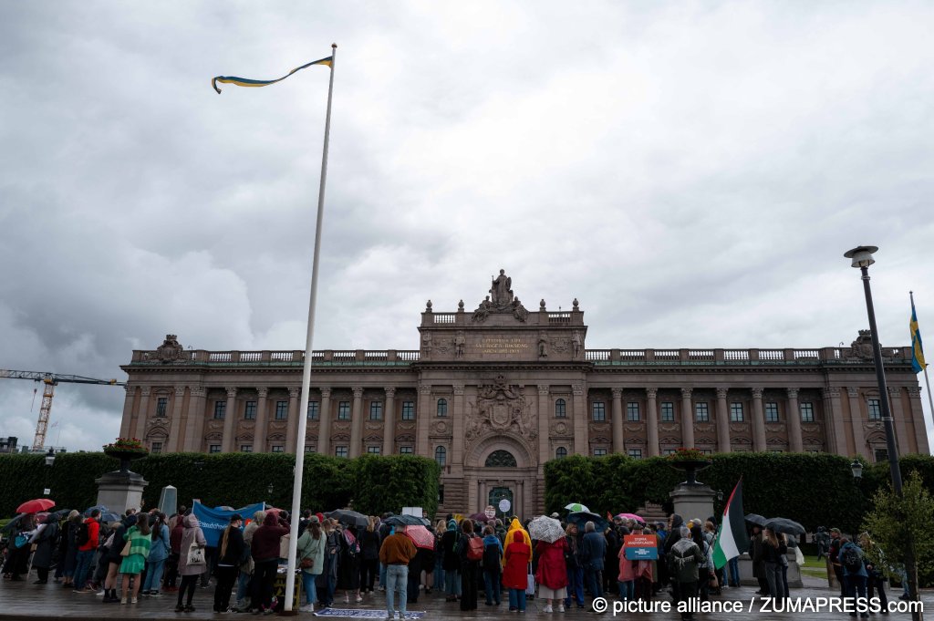 Parliamentarians voted on the law proposal on Monday, June 15, if passed, it could take effect as early as July 13 this year, ahead of a general election due at the end of the summer 2026 | Photo: Joel Lindhe / ZUMA Press Wire