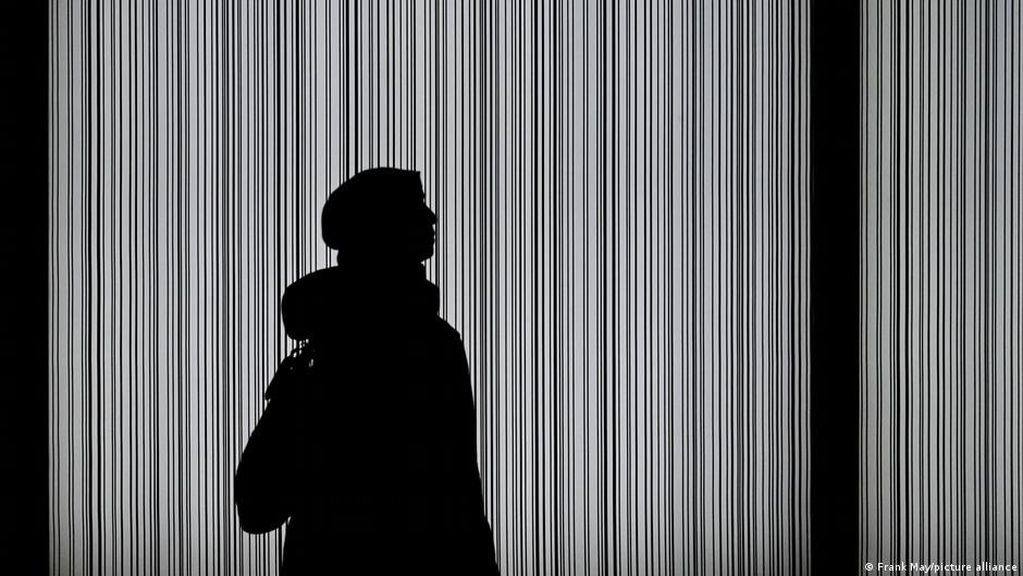 From file: Compounding stress factors contribute to migrants experiencing mental health problems | Photo: Frank May/picture alliance