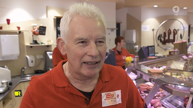 Joggi Lederer looked to India to recruit 13 new apprentices for his butcher business | Source: Screenshot Report Mainz, ARD Television