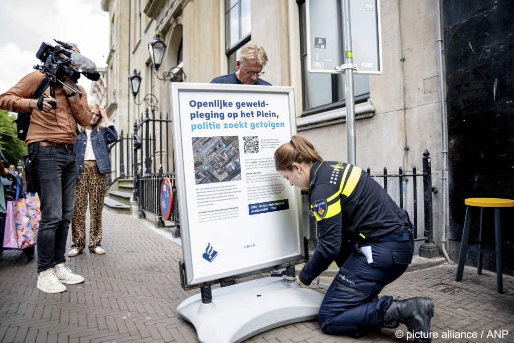 Police officers are still looking for more evidence in the case and more arrests may follow as Dutch police say they are looking for eight suspects | Photo: Lina Selg / picture alliance / ANP