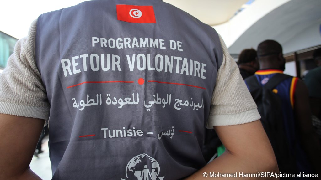 The voluntary return program is implemented by Tunisia's Interior Ministry in coordination with various national and international organizations | Photo: Mohamed Hammi/Sipa Press