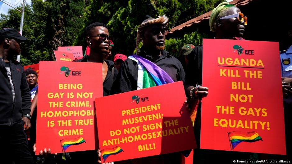 In South Africa, there have been protests against Uganda's anti-homosexuality laws | Photo: Themba Hadebe / picture-alliance / AP