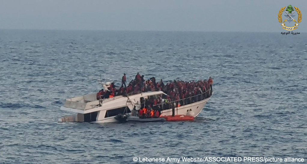About 200 migrants were rescued from the Mediterranean Sea on December 31, 2022 | Photo credit: picture alliance / ASSOCIATED PRESS | Uncredited