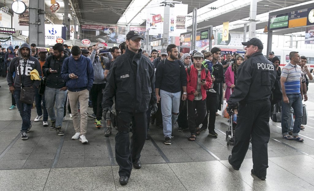 September 2015, Munich’s train station sees the arrival of an unprecedented number of asylum seekers. | Photo: REUTERS/Michael Dalder