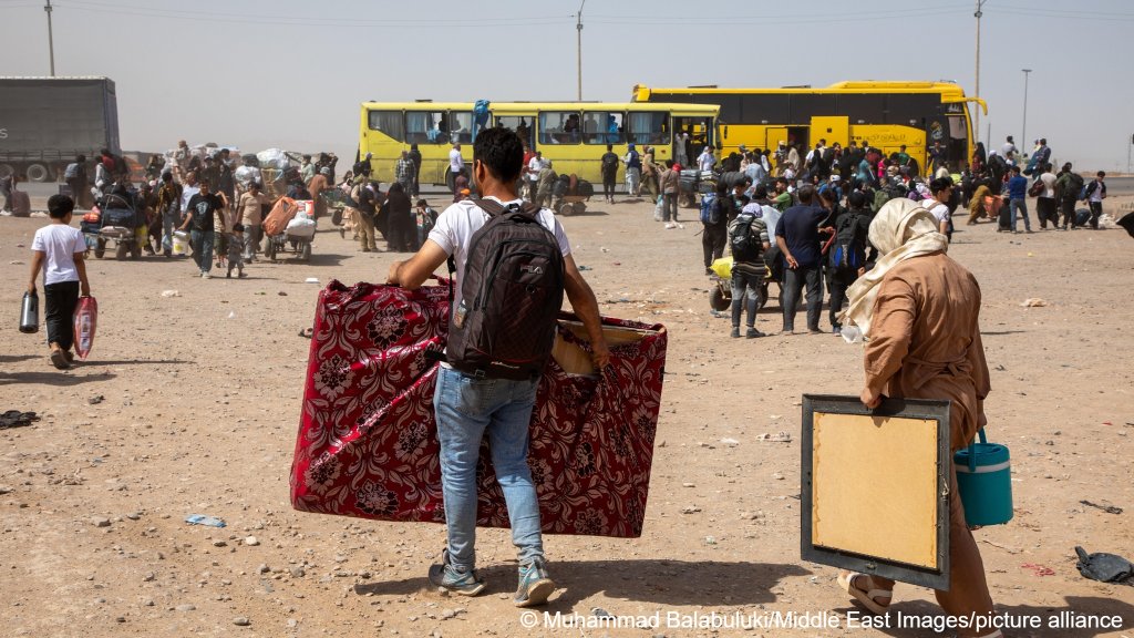 File photo used as illustration: Sometimes, German states will give a deportee money to get to their final destination, or to guarantee living expenses for a transitional period, to make sure they remain above the poverty line in that region | Photo. Muhammad Balabuluki / Middle East Images / picture alliance