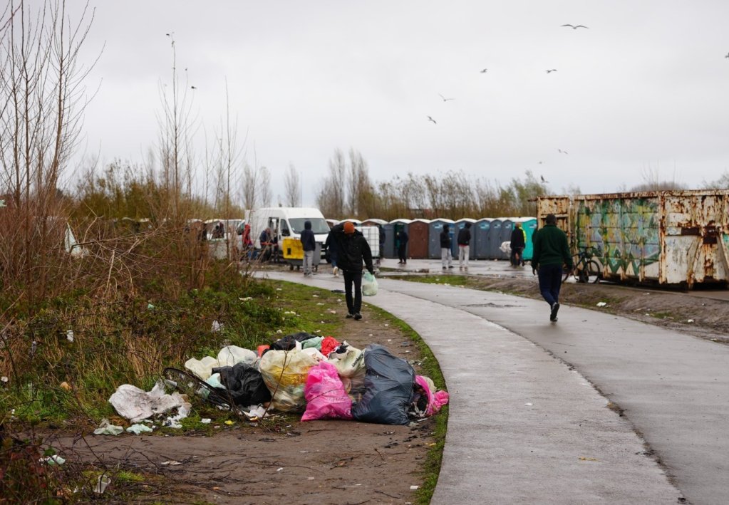 File photo: Around 1,000 migrants were living at this one camp in Calais in November 2025, since the deal has been in operation, as many as 17,000 migrants may have crossed the Channel to the UK | Photo: Hafiz Miakhel / InfoMigrants